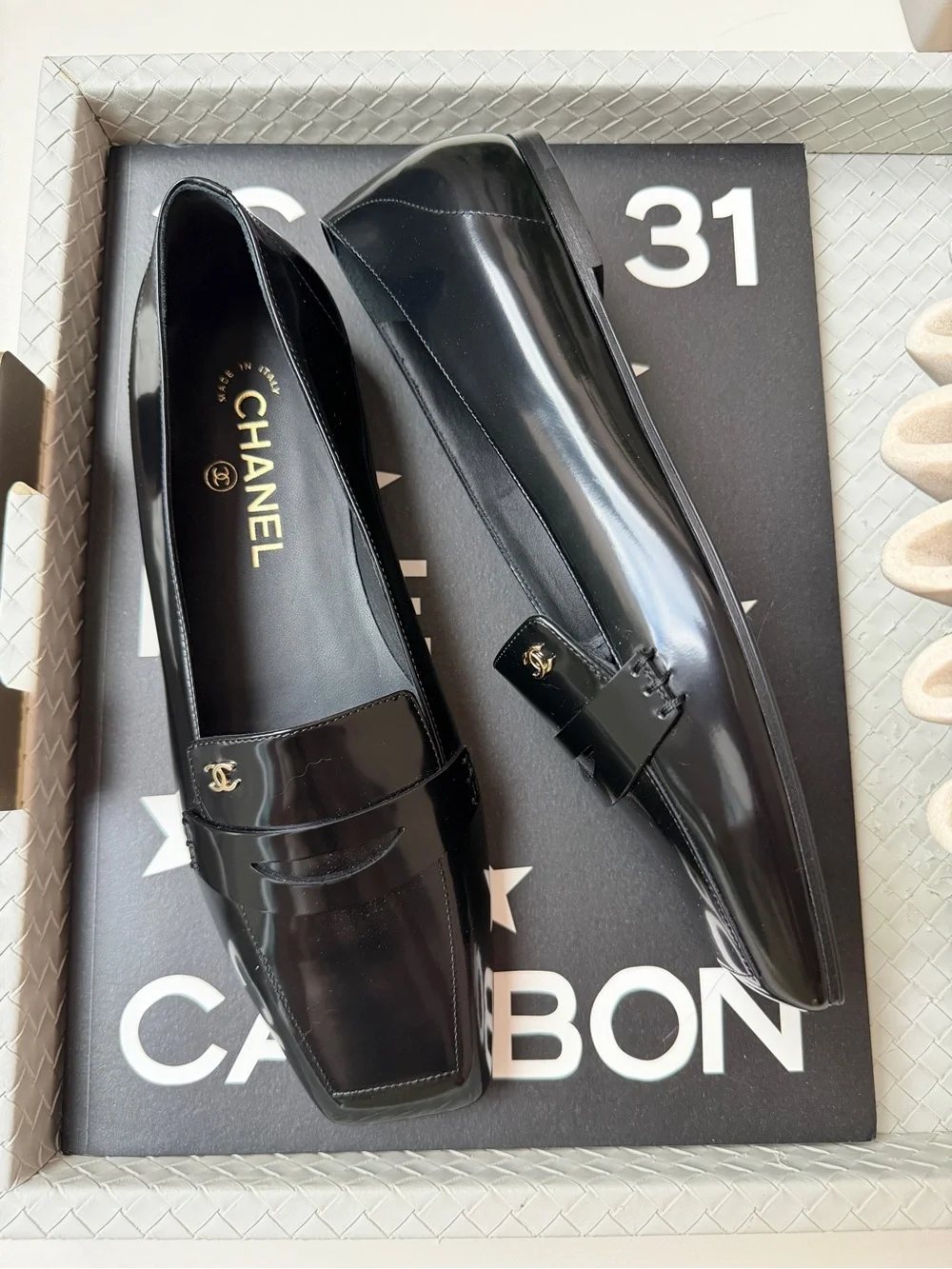 CHANEL F/W 2026 BLACK SHINY CALFSKIN LEATHER LOAFERS SQUARE TOE BLAZY FLATS 38